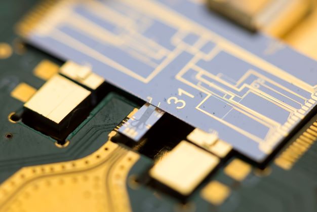 integration of PICs integration of photonic integrated circuits into a module