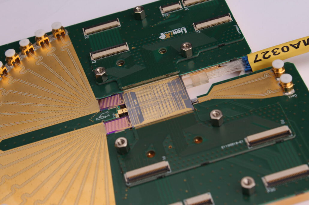microwave photonics PIC module a photonic integrated circuit module produced througha vertically integrated approach