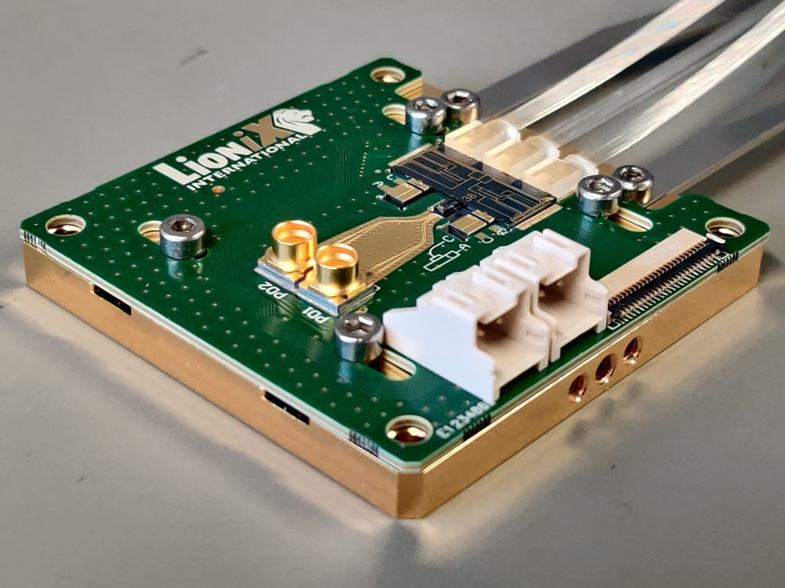 Dual laser TriPleX module